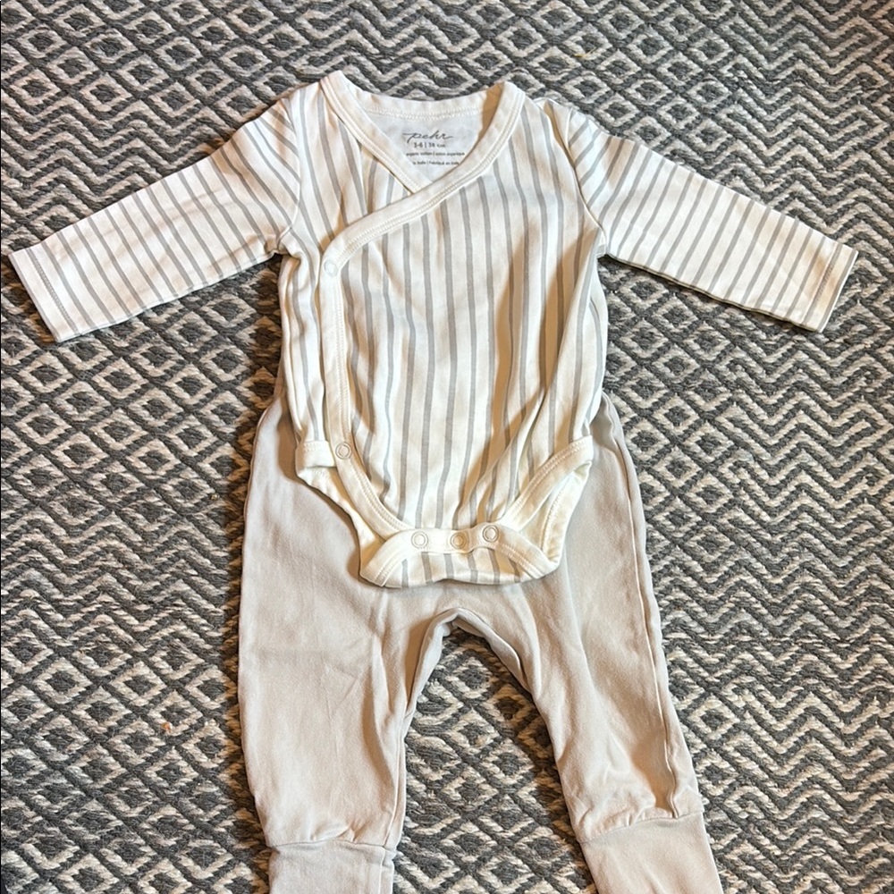 Pehr matching set 3-6m EUC